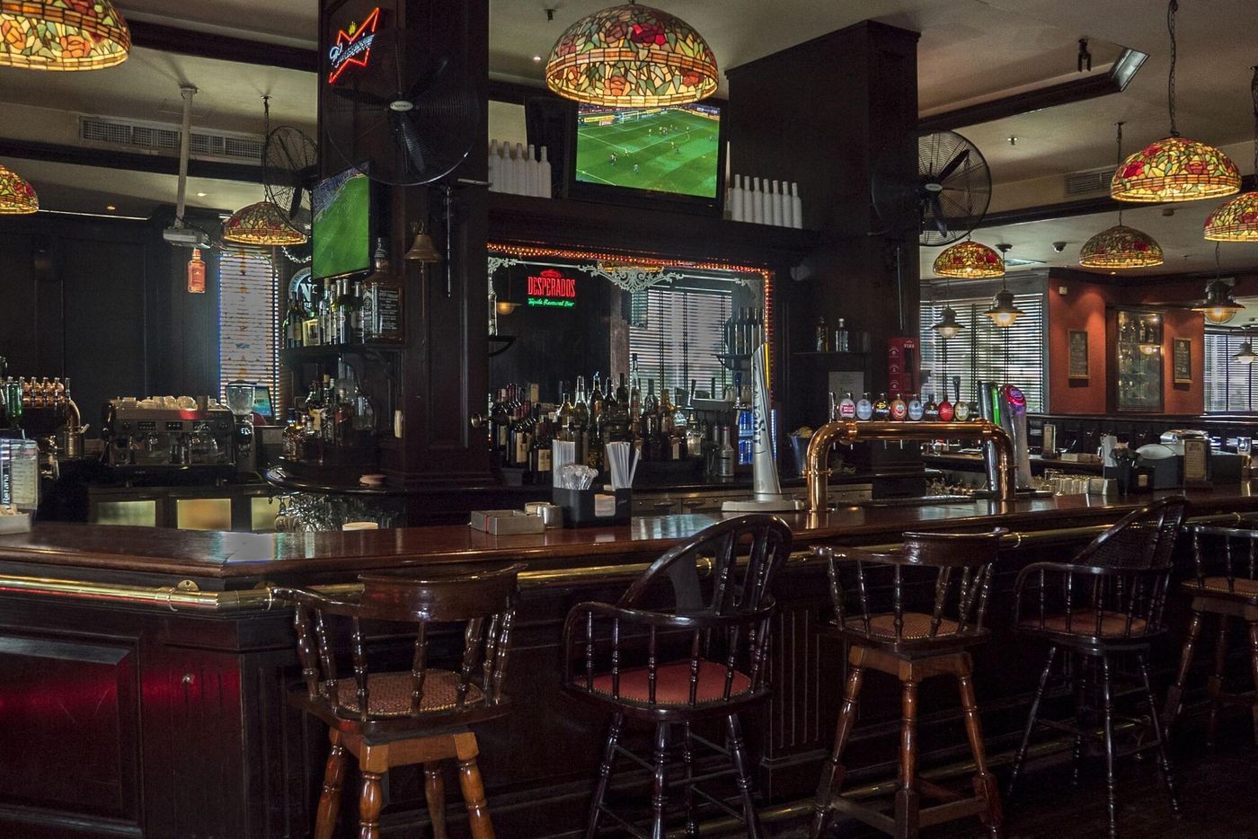 Jumeira-Rotana-Bar-58