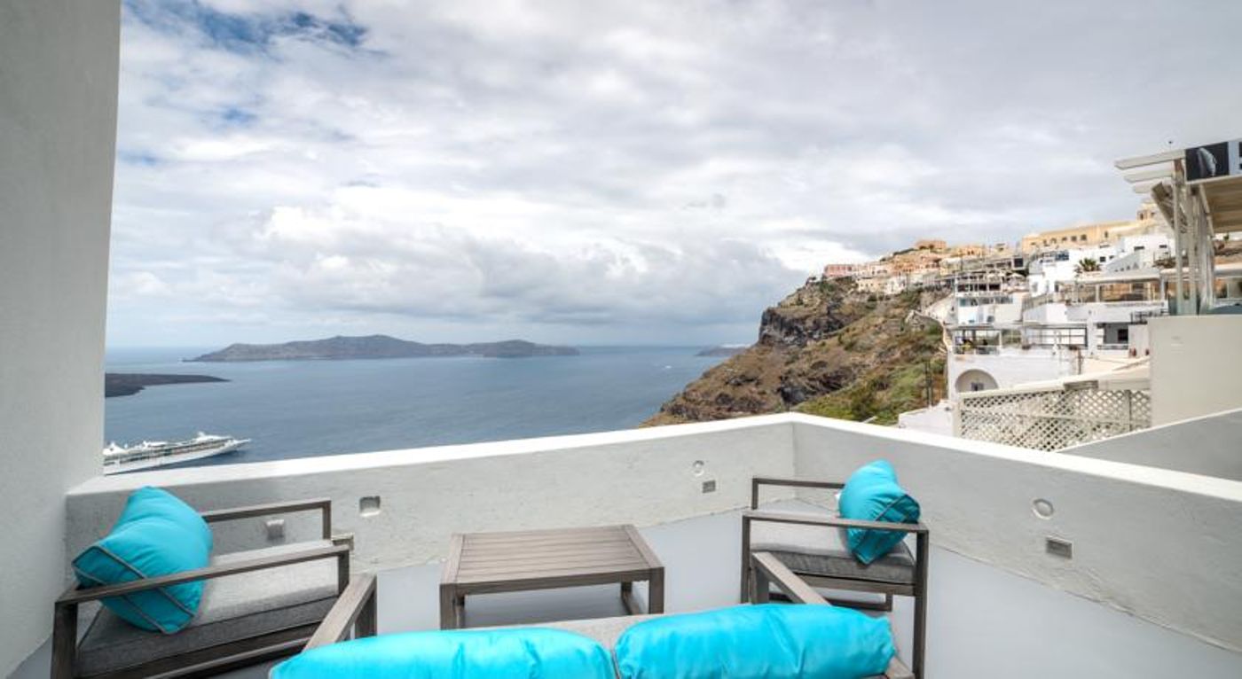 Santorini Royal Suites