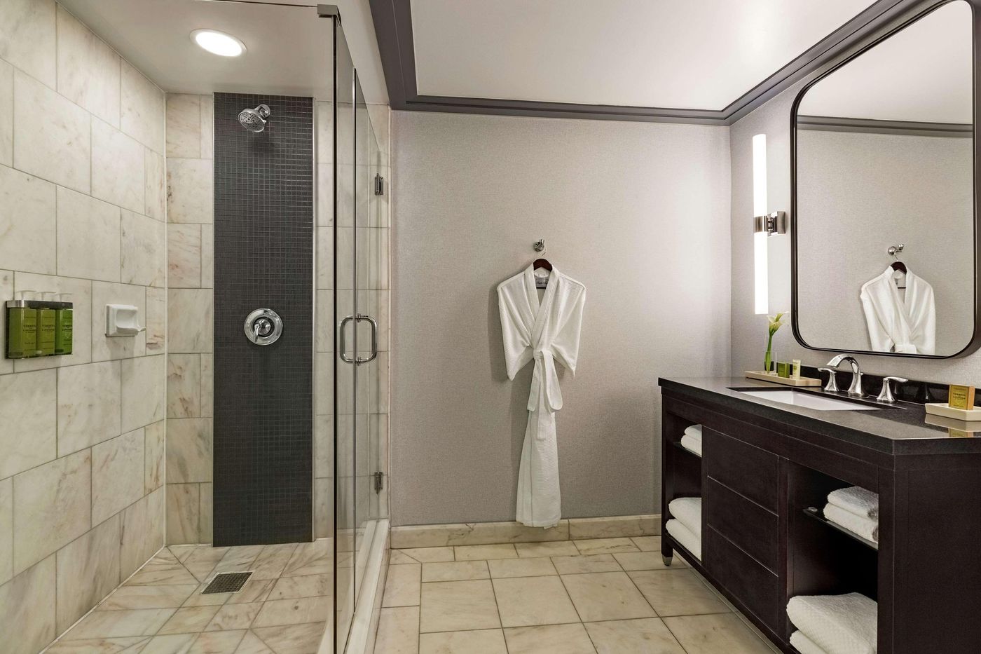 Hilton-Checkers-Los-Angeles-Room-33