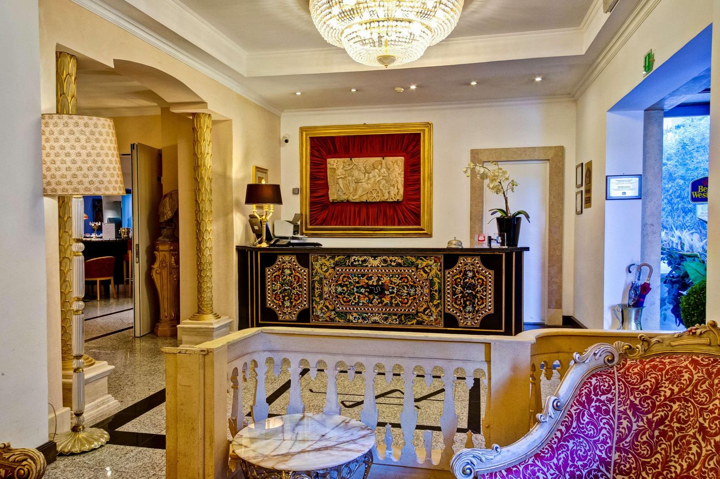 BEST-WESTERN-Hotel-Rivoli-Lobby-5
