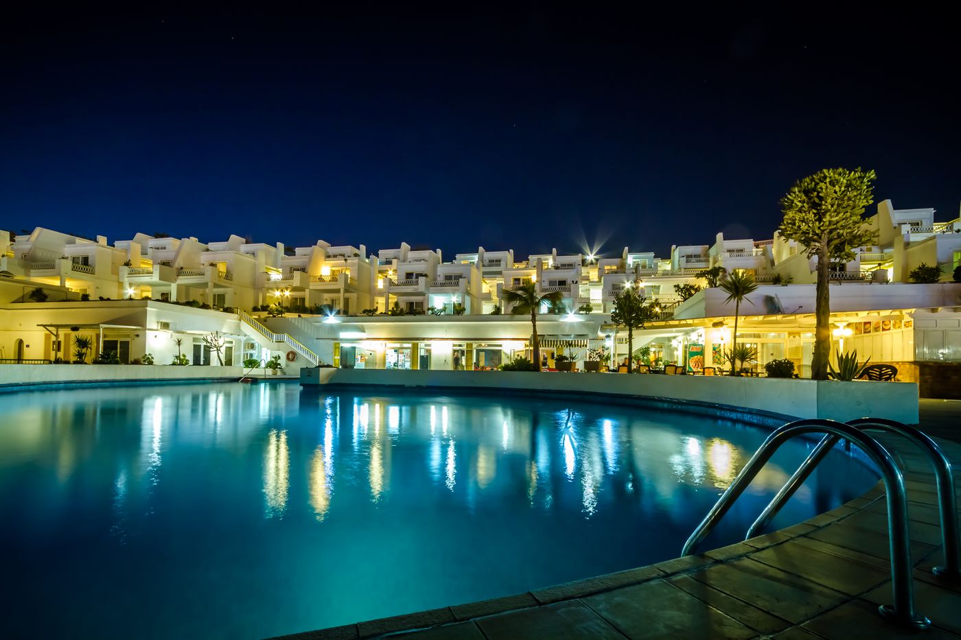 BelleVue-Aquarius-Pool-2