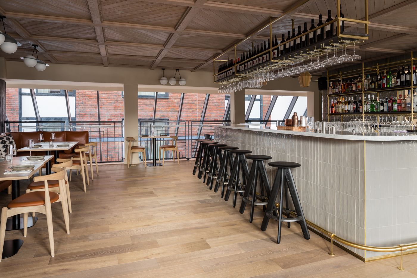 Zanzibar-Locke--Ha-Penny-Bridge-Bar-2