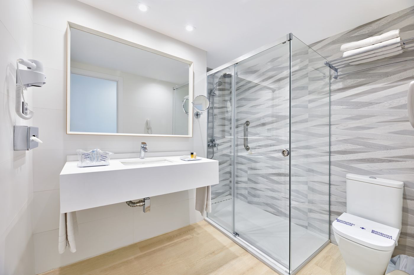 Hotel-Lancelot-Room-18