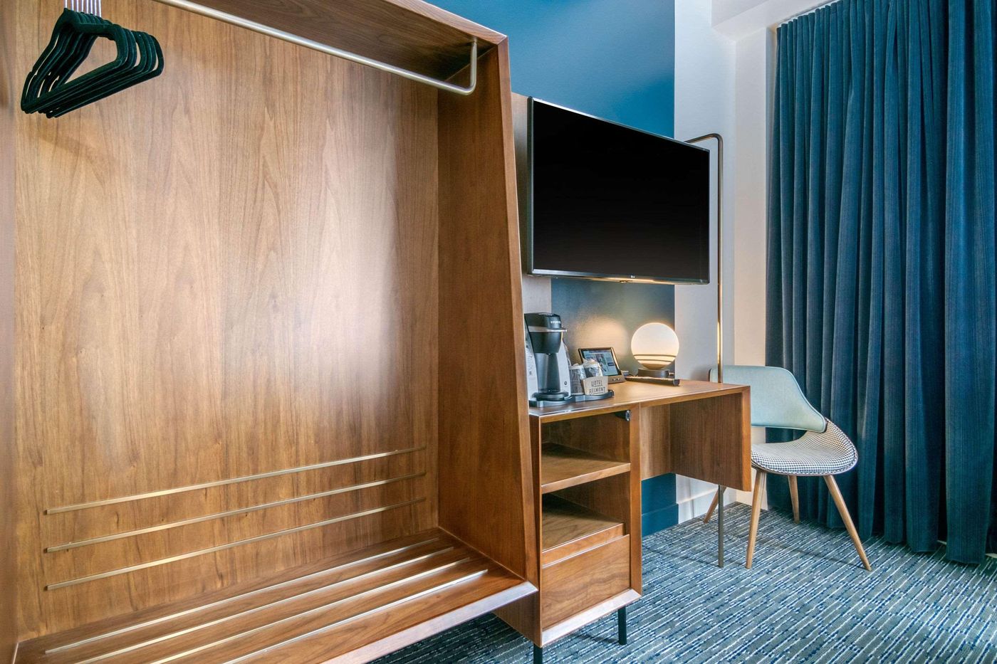 Hotel-Belmont-Vancouver-MGallery-Room-49