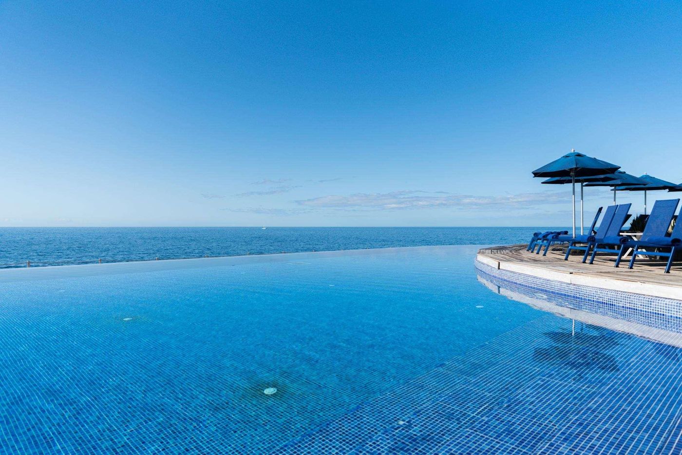 Marina-Suites-Pool-10