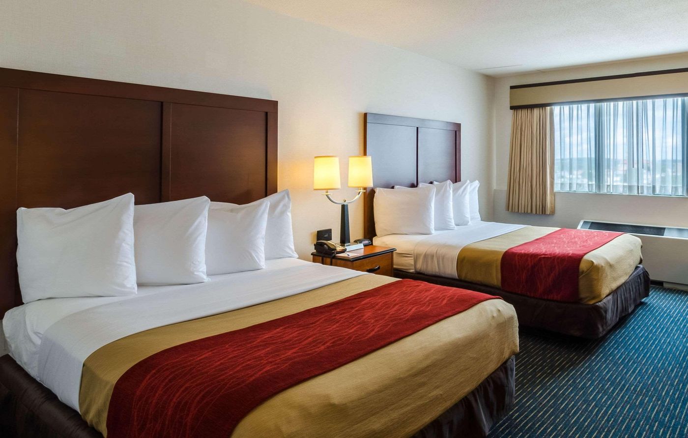 Comfort-Inn---Suites-Logan-Airport-Room-39