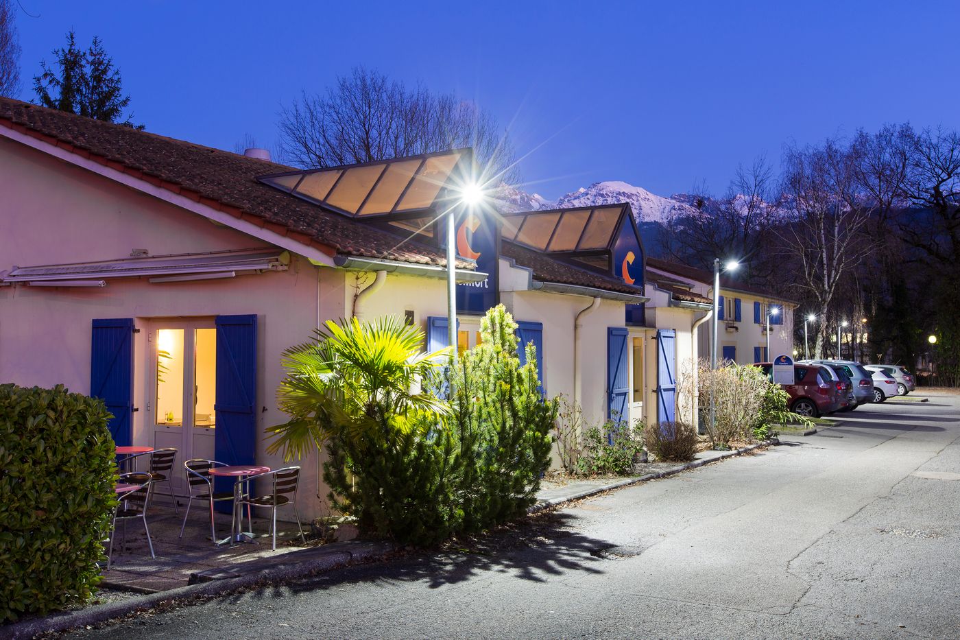 Comfort Hotel Grenoble Meylan-France-MEYLAN-General view-1