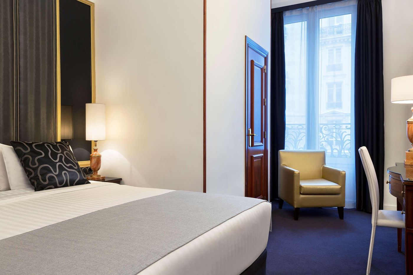 Melia-Paris-Champs-Elys----es-Room-23