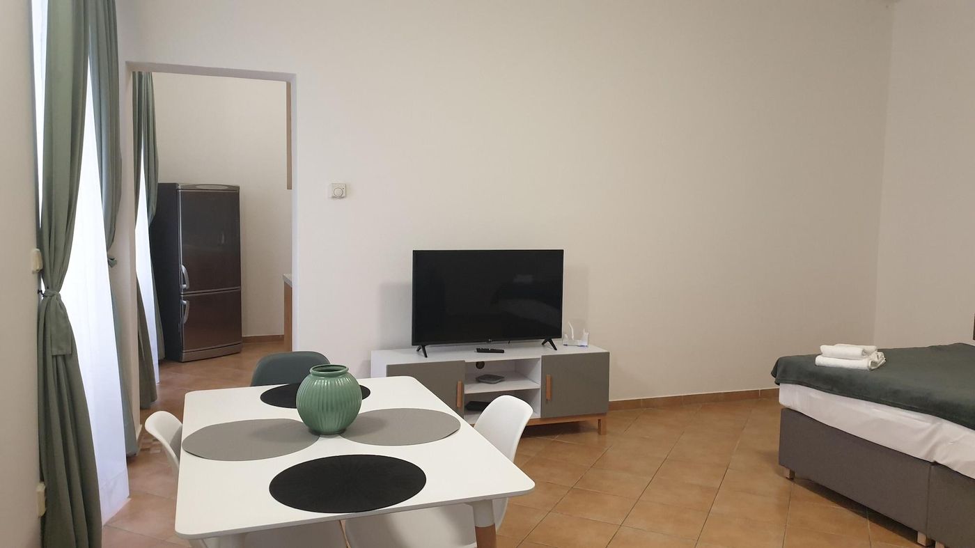 Boutique-Apartments-White-Swan-Room-62