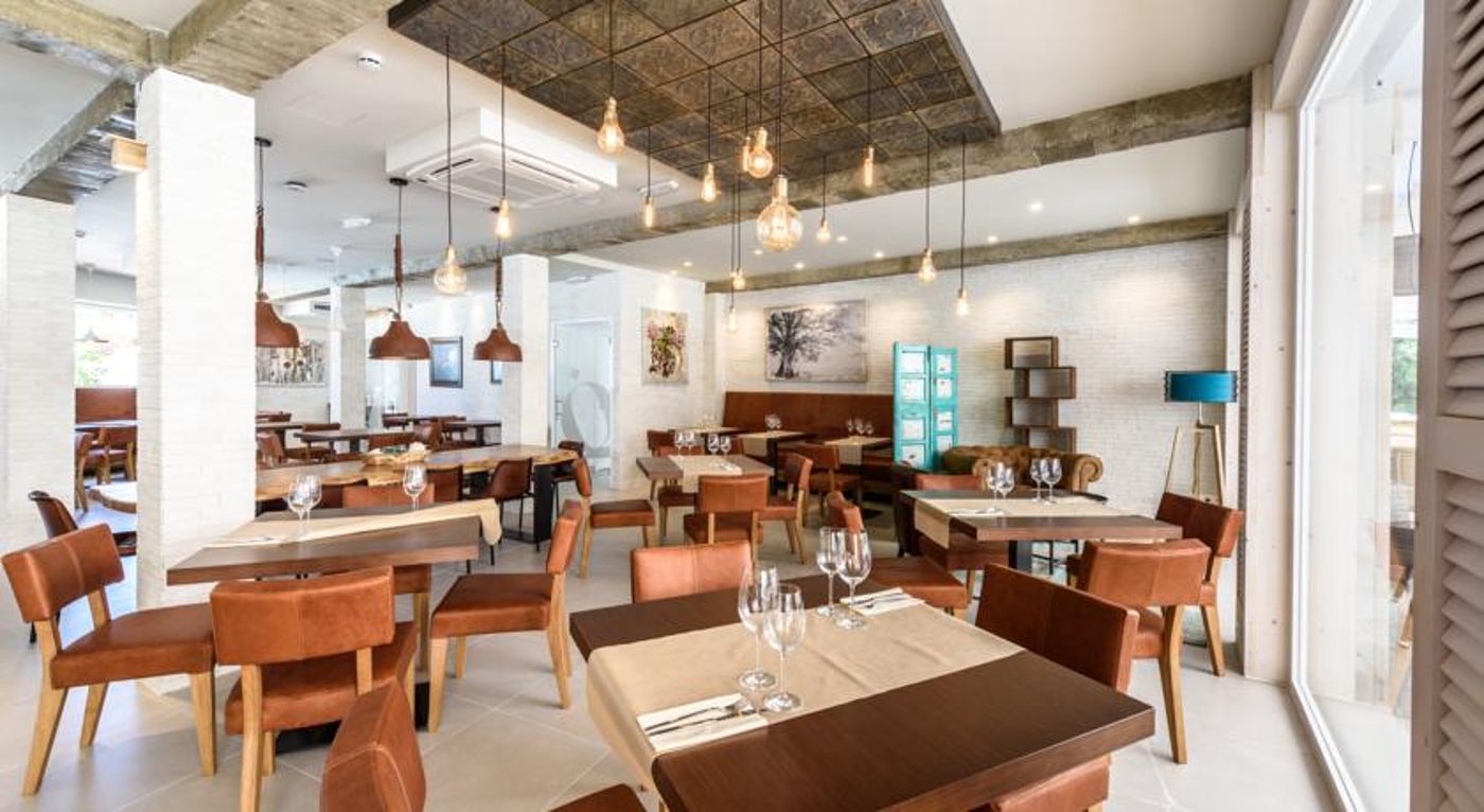 Plaza Beach Boutique