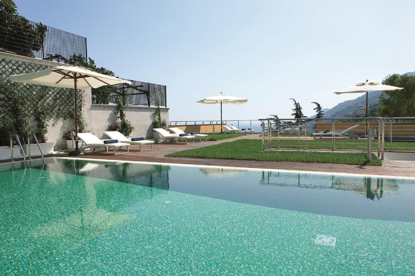 Relais-Paradiso-Pool-3