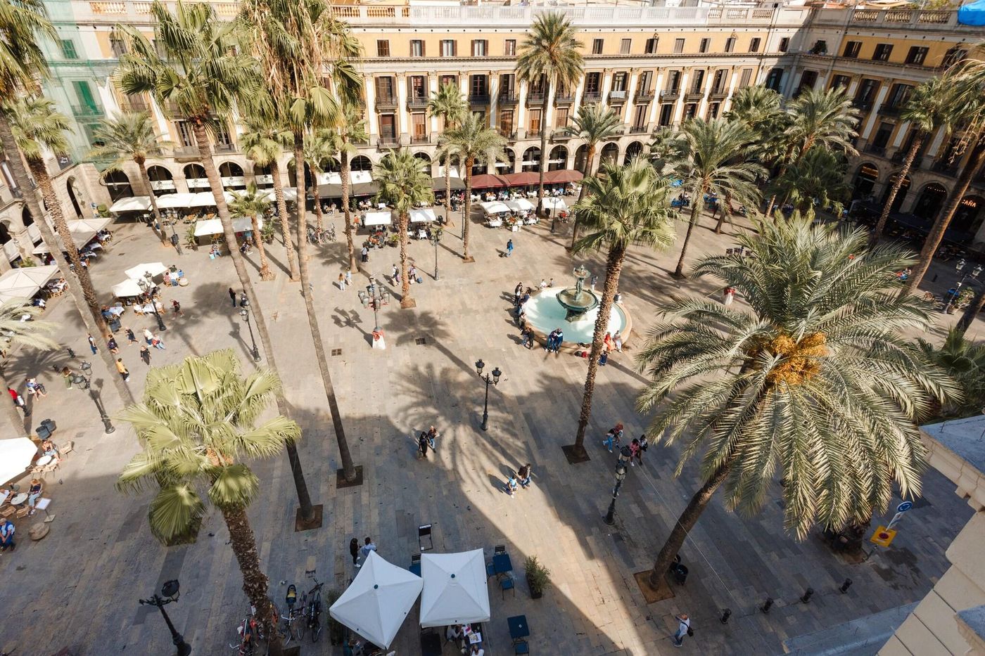 Do: Placa Reial-Spain-BARCELONA-General view-4