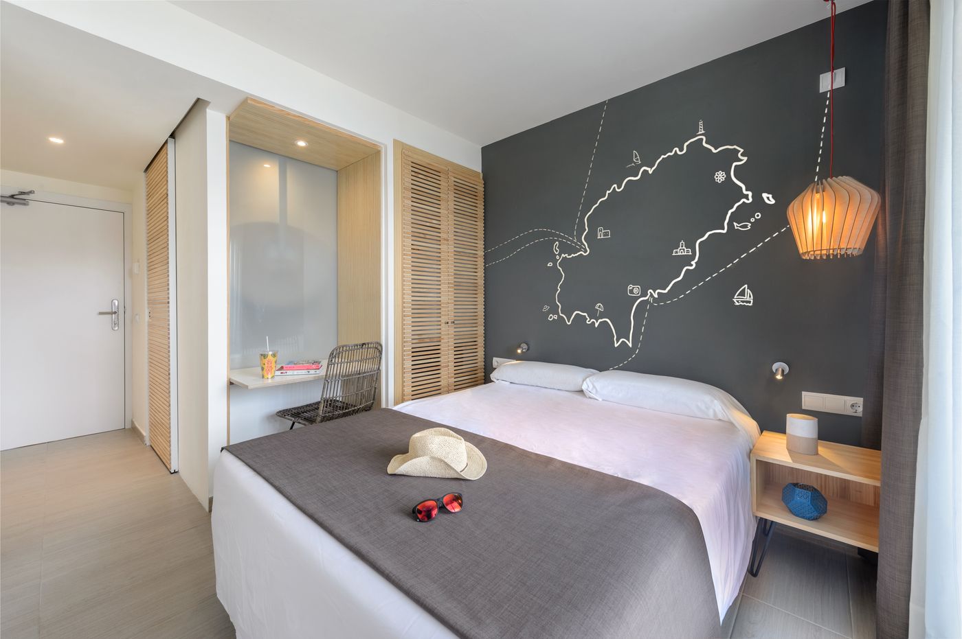 Playasol-Cala-Tarida-Room-39