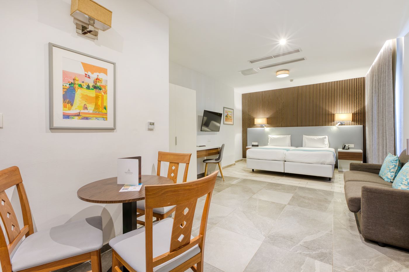 Solana-Hotel---Spa-Room-35