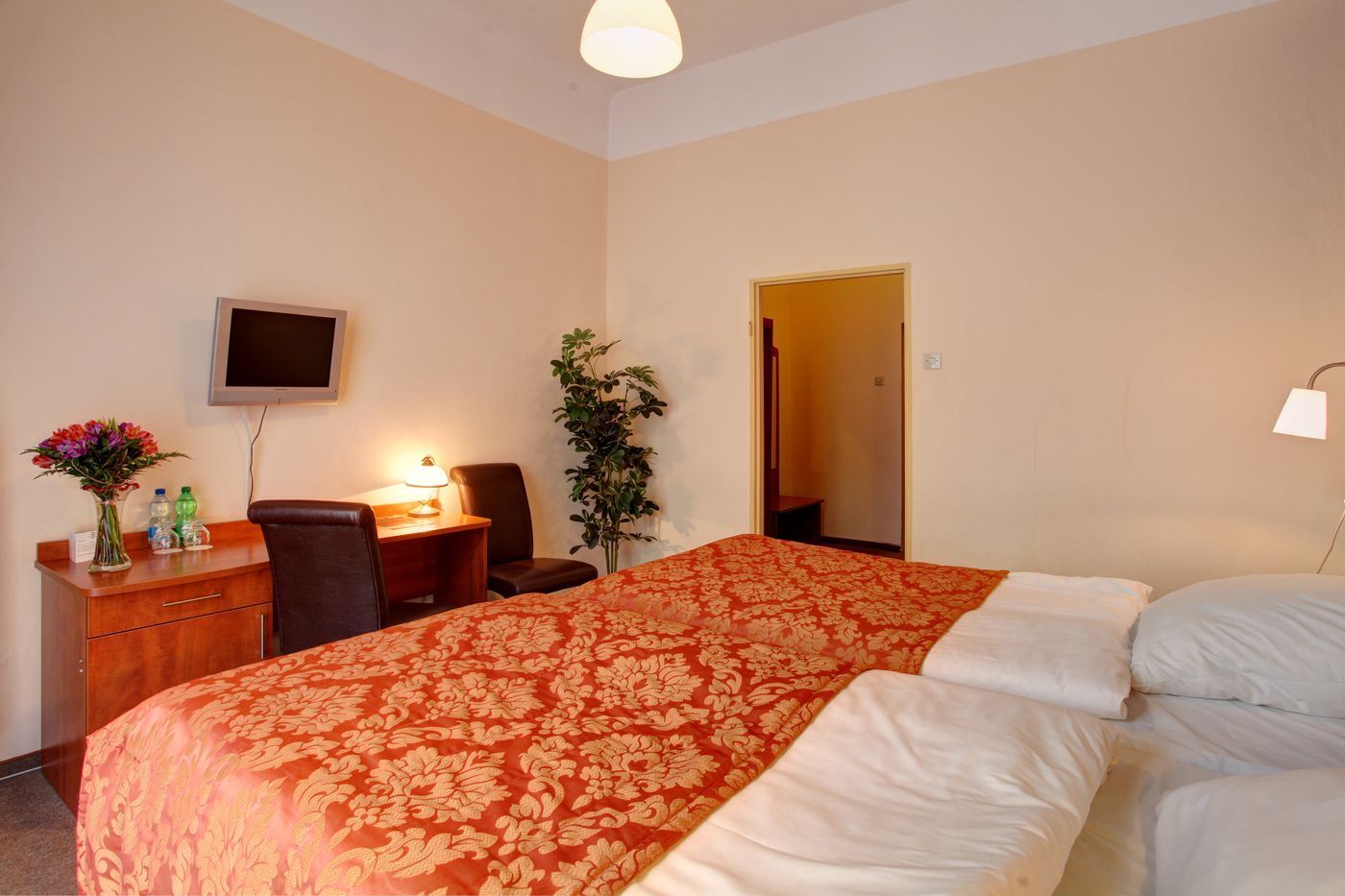 Polonia Wroclaw-Poland-WROCLAW-Room-10