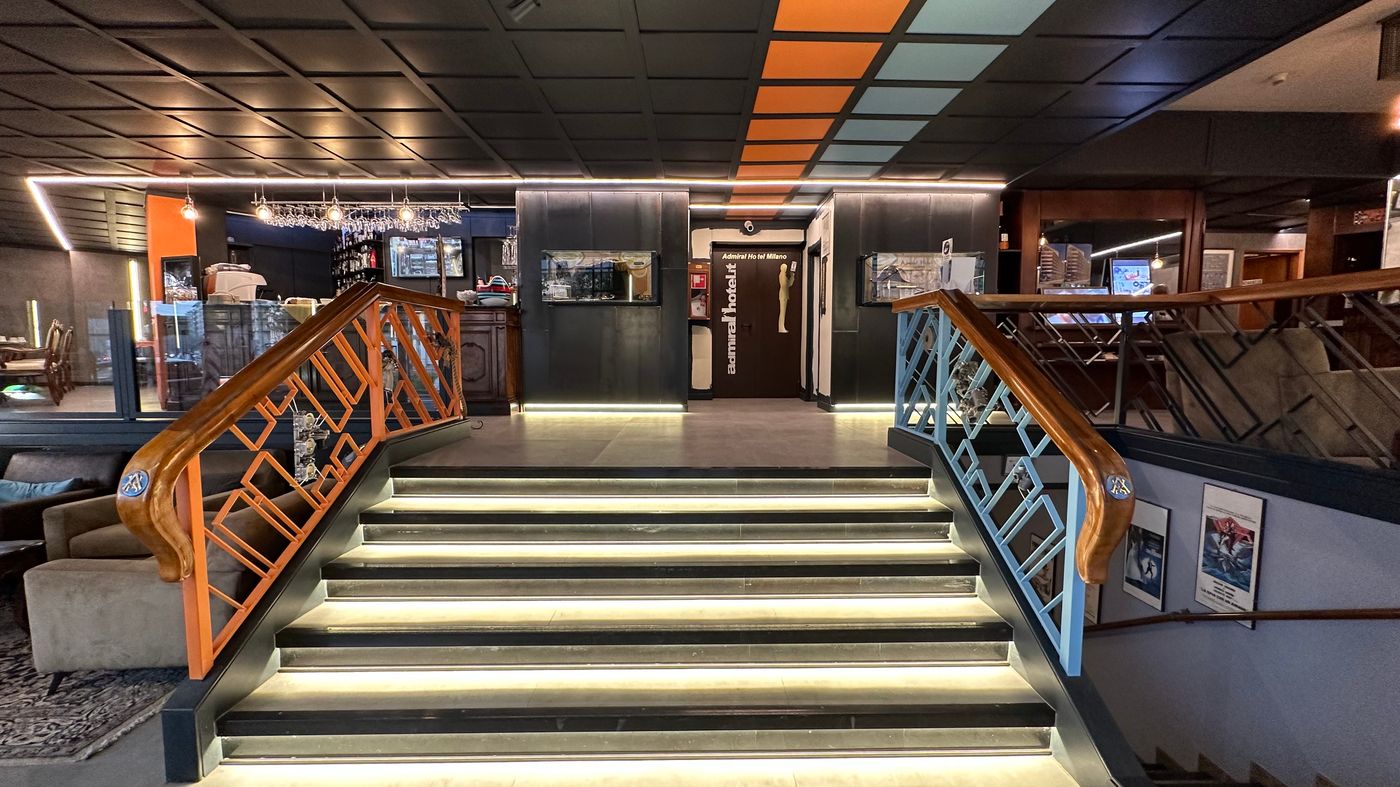 Admiral-Hotel-Lobby-9