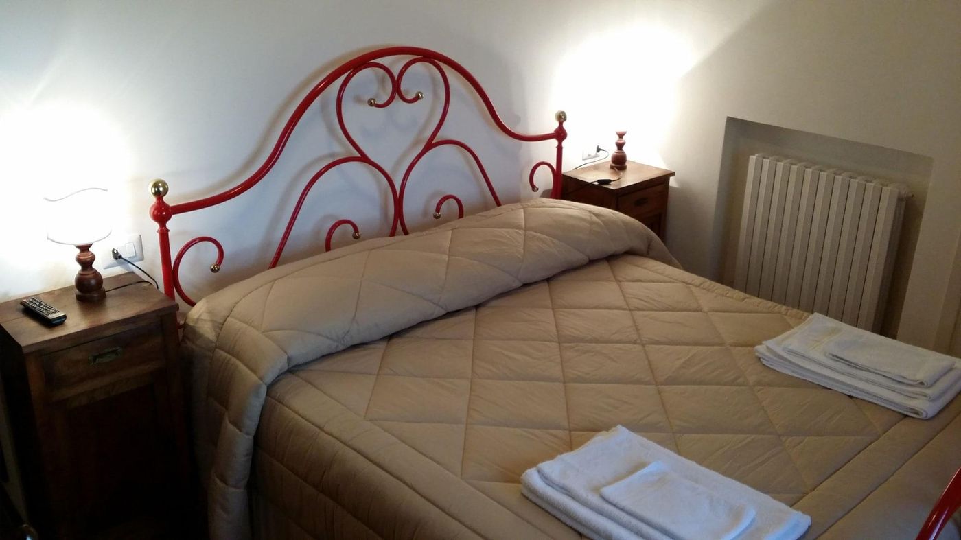 B&B All'Ombra di San Damiano-Italy-ASSISI-Room-10