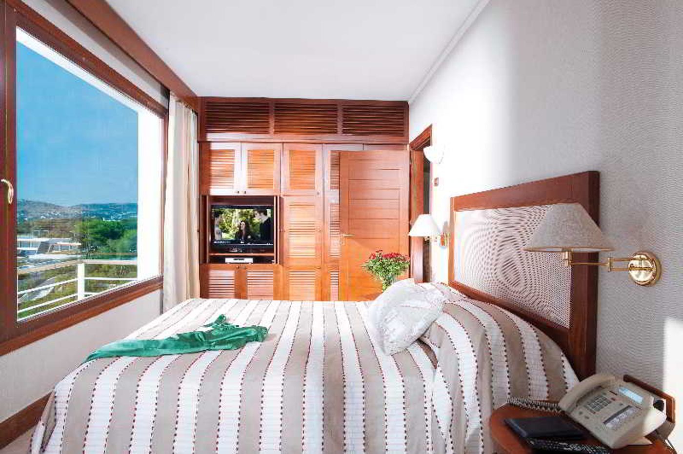 Grand-Resort-Lagonissi-Room-27