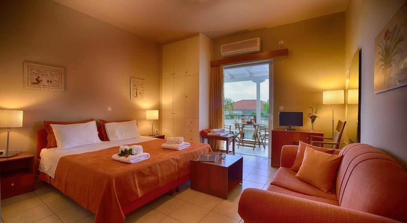 Theoxenia Hotel & Apartments