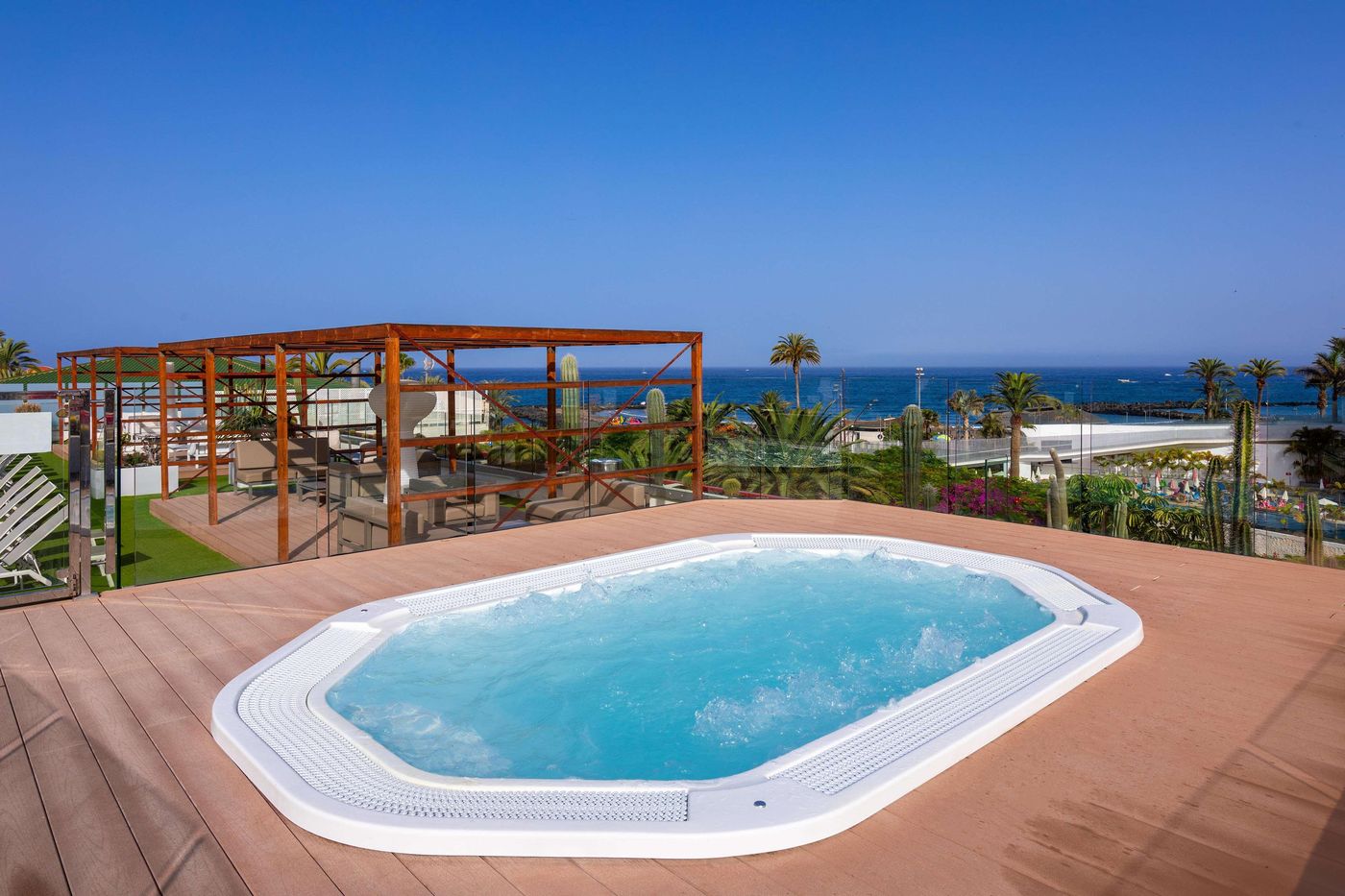 Alexandre-Hotel-Gala-Pool-8