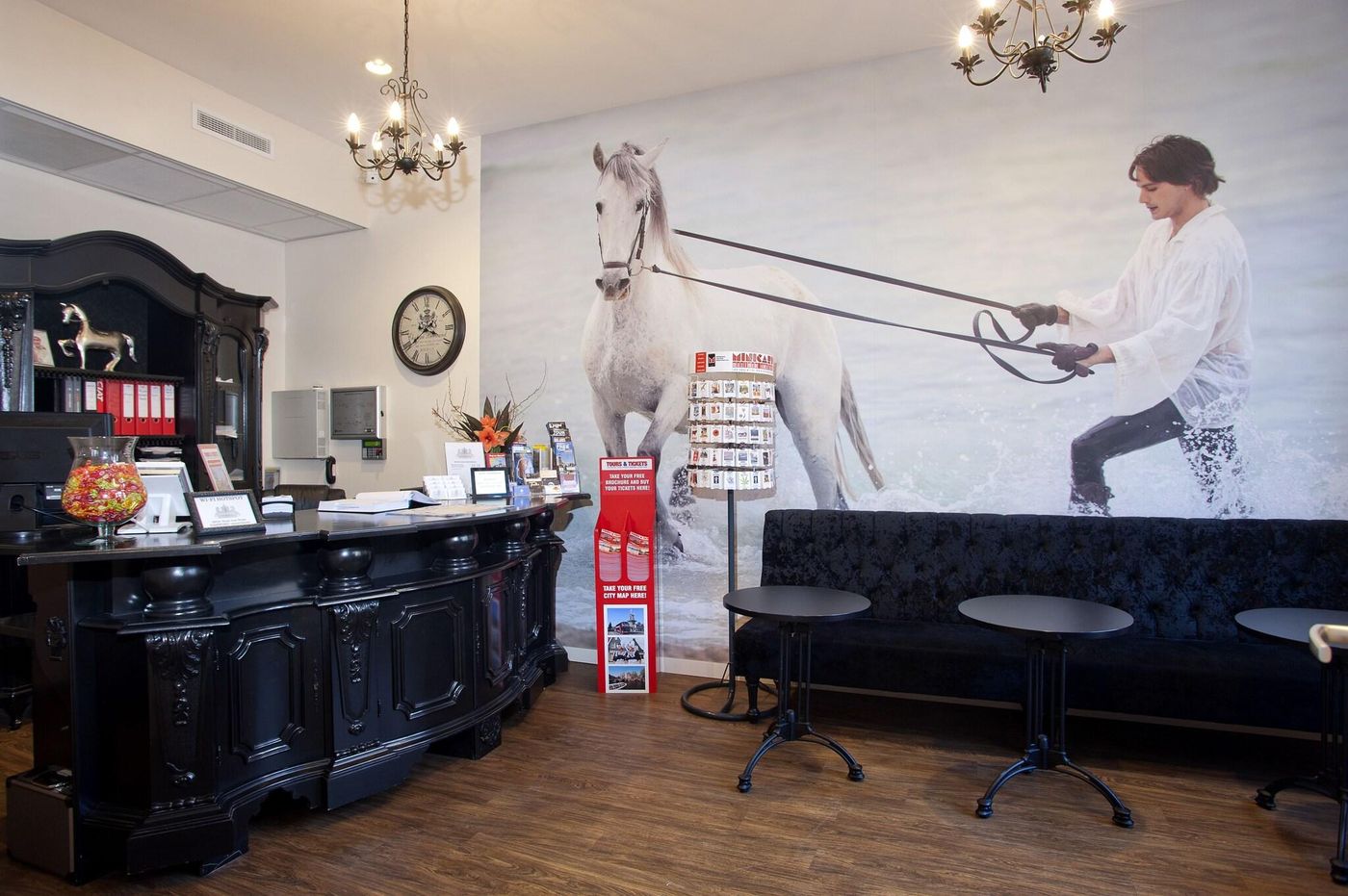 Iron Horse-Netherlands-Amsterdam-Lobby-1