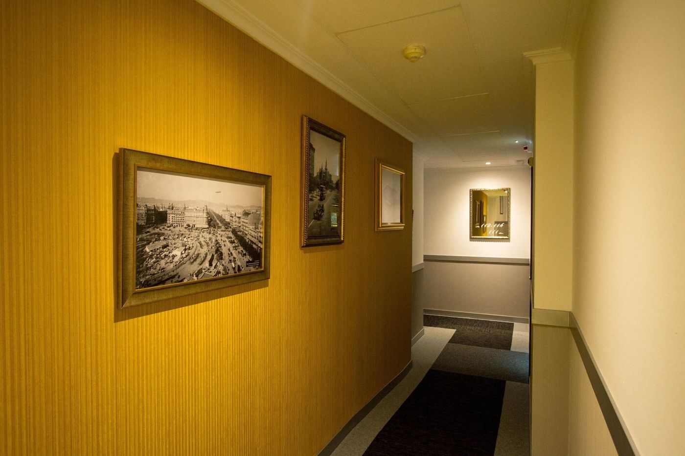 Moderno-Spain-Barcelona-General view-2