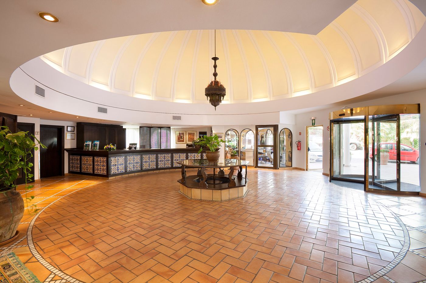 Seaside-Sandy-Beach-Hotel-Lobby-36