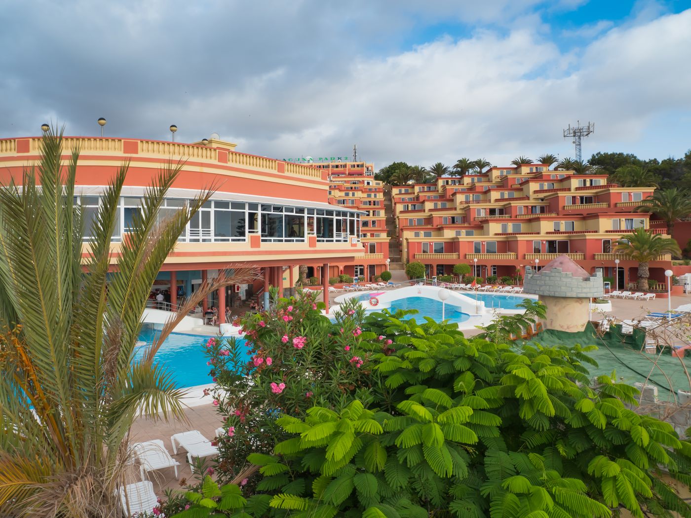 Laguna-Park-II-Pool-12