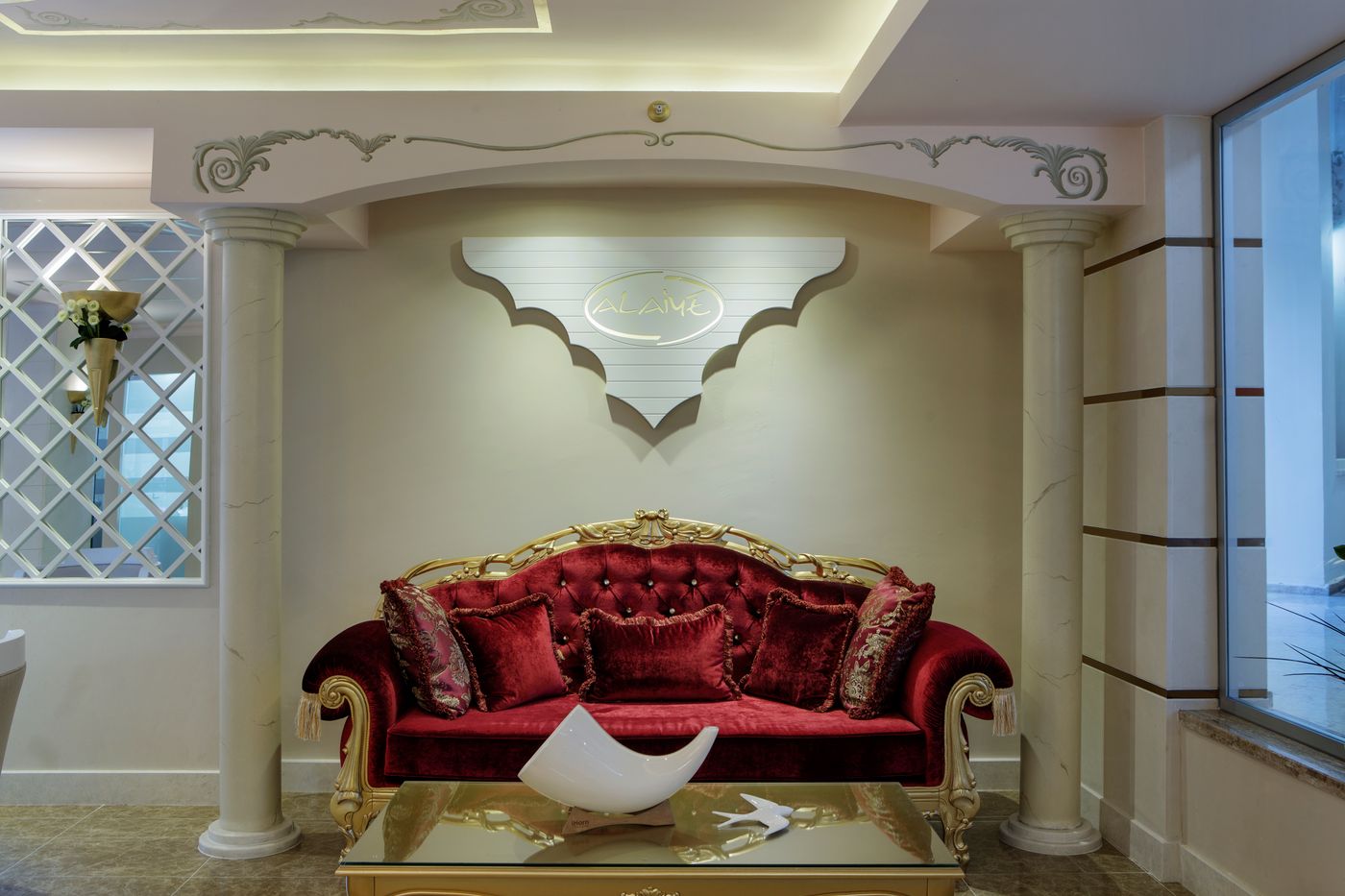 Alaiye-Kleopatra-Hotel-Lobby-26