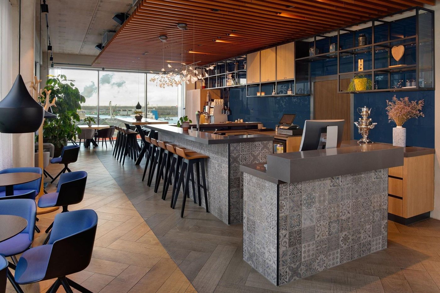 Residence-Inn-Amsterdam-Houthavens-Bar-3