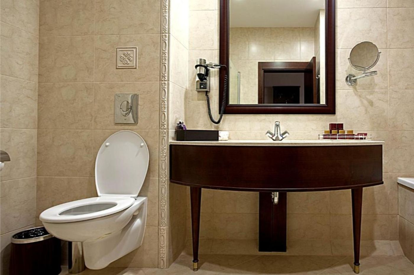 Grand-Hotel---Spa-Primoretz-Room-36