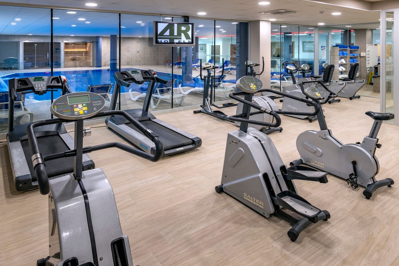 4R-Gran-Regina-Hotel-Sports-and-Entertainment-50