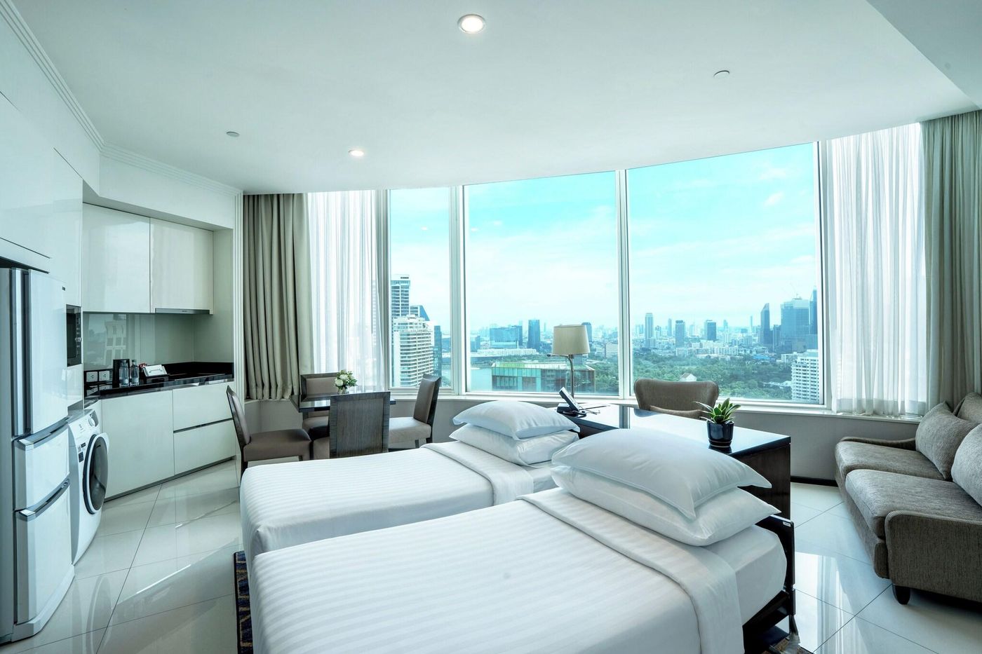 Grande-Centre-Point-Hotel-Terminal-21-Room-22