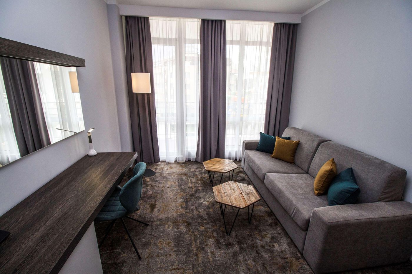 Best-Western-Plus-Premium-Inn-Room-21