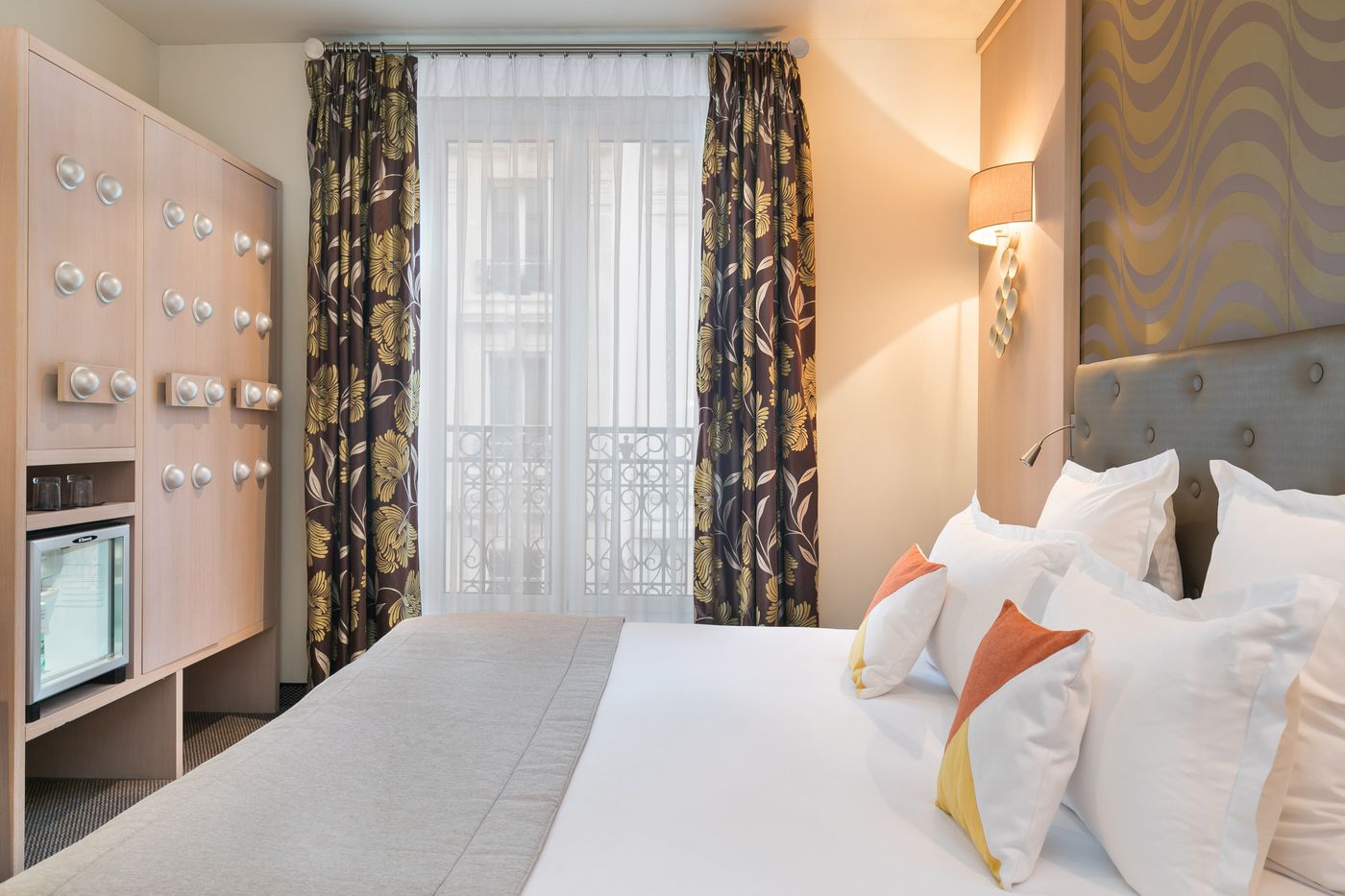 Hotel-Le-Cardinal-Room-5