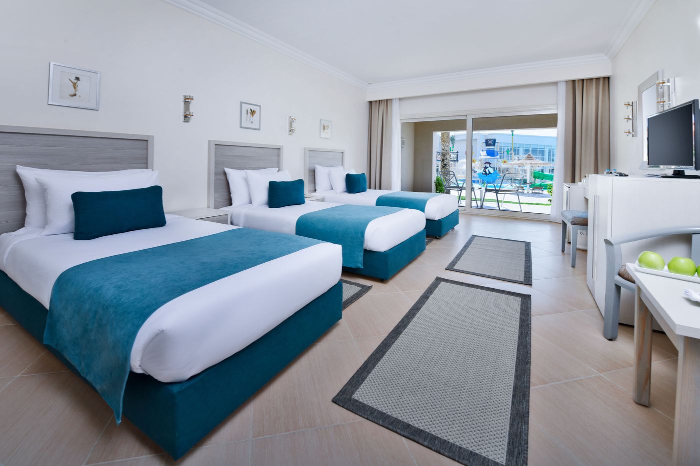 Sol y Mar Soma Beach  