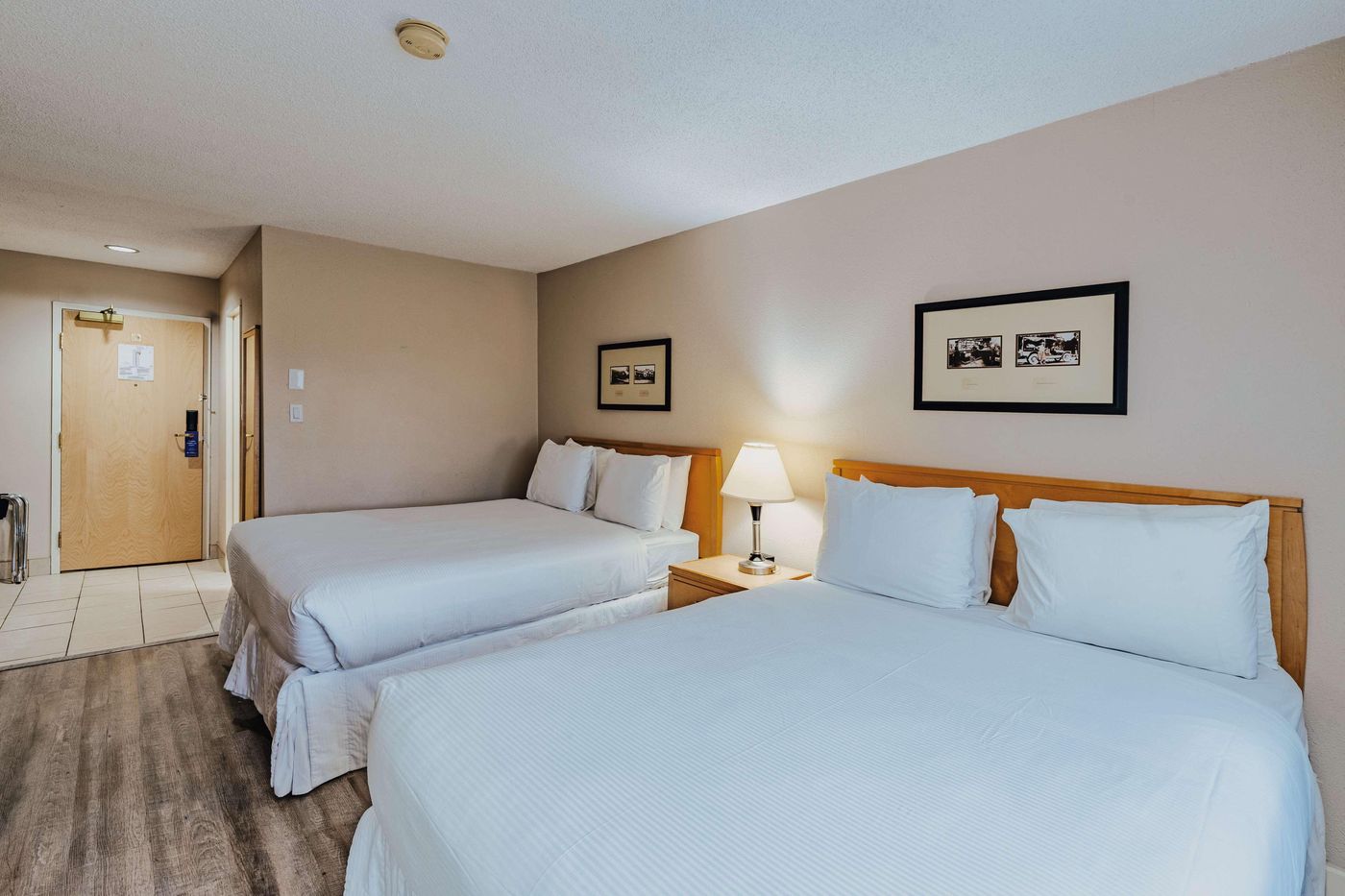 SureStay-Plus-Hotel-by-Best-Western-Coquitlam-Room-31