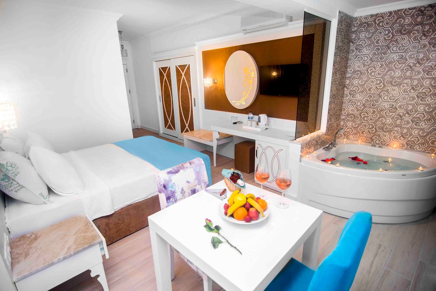 Ocean-Blue-High-Class-Hotel-Room-69