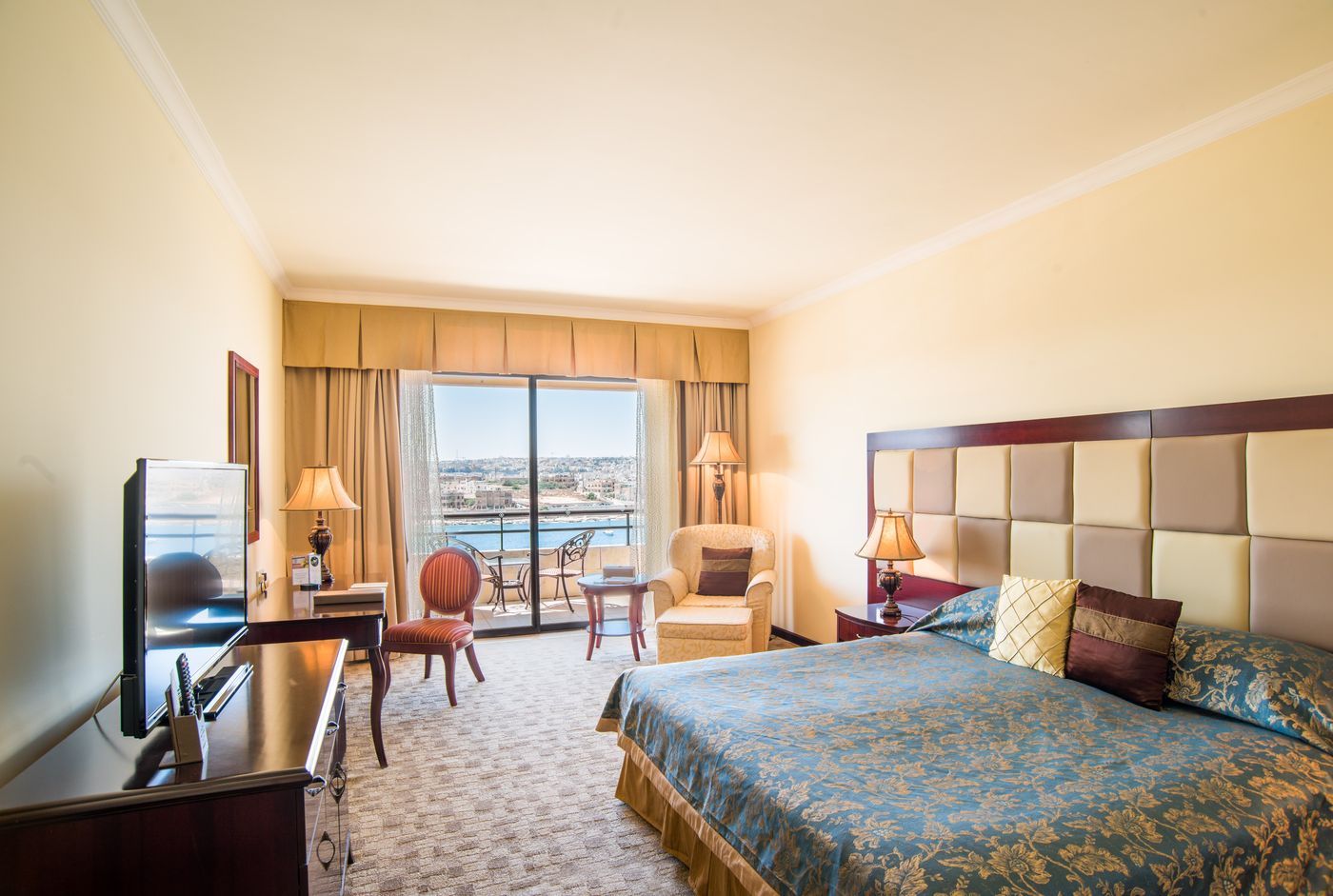 Excelsior-Grand-Hotel-Room-28