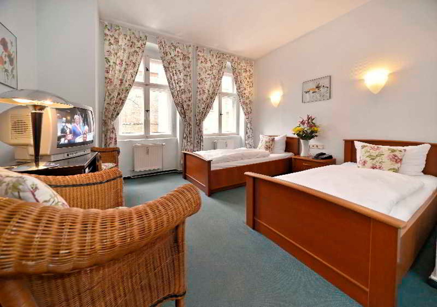 Old-Town-Hotel-Greifswalder-Strasse-Room-4