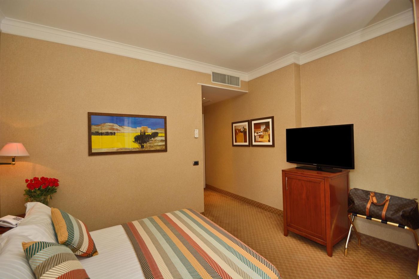 LH-Hotel-Lloyd-Rome-Room-19