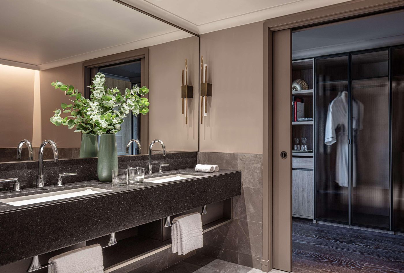 Anantara-Plaza-Nice-Hotel-Room-39