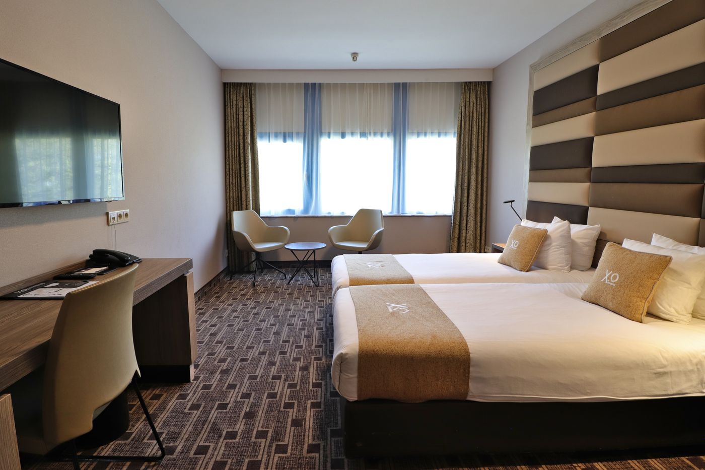 XO-HOTELS-Blue-Square-Room-20