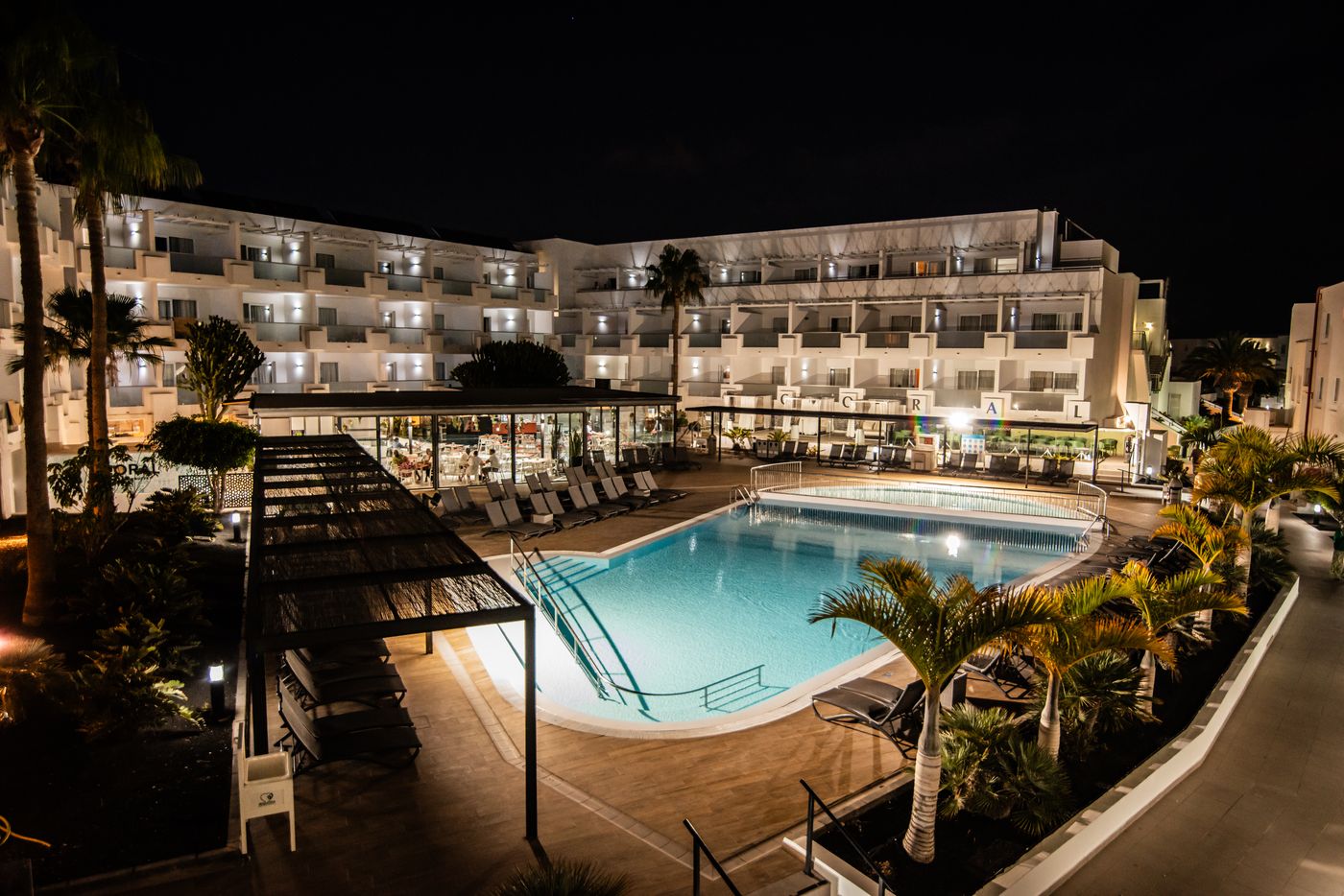 Aequora-Lazarote-Suites-Pool-5