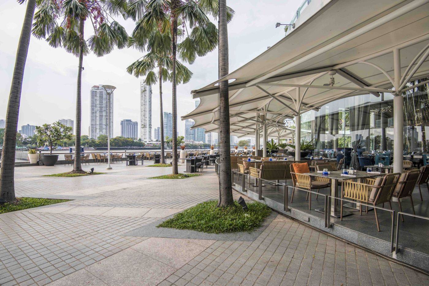 Chatrium-Hotel-Riverside-Bangkok-Restaurant-75