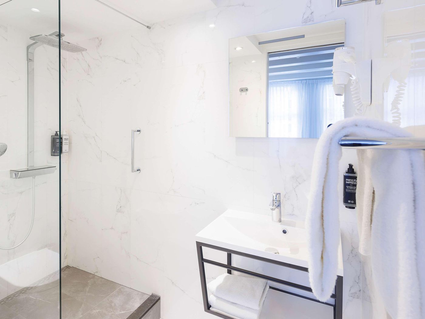 ibis-Styles-Amsterdam-Central-Station-Room-43