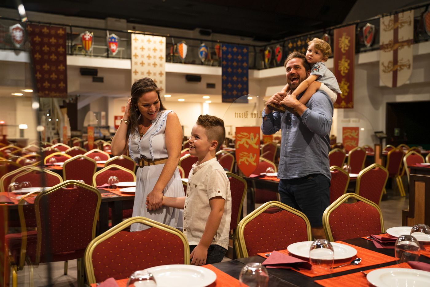 Magic-Robin-Hood-Restaurant-72