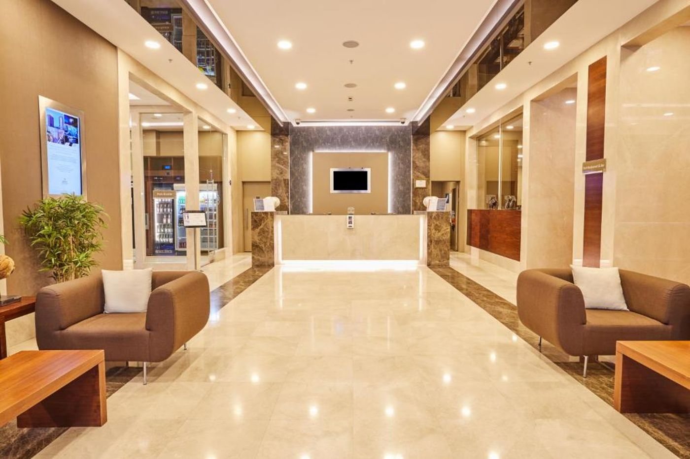 Park-Dedeman-Bostanci-Hotel-Lobby-1