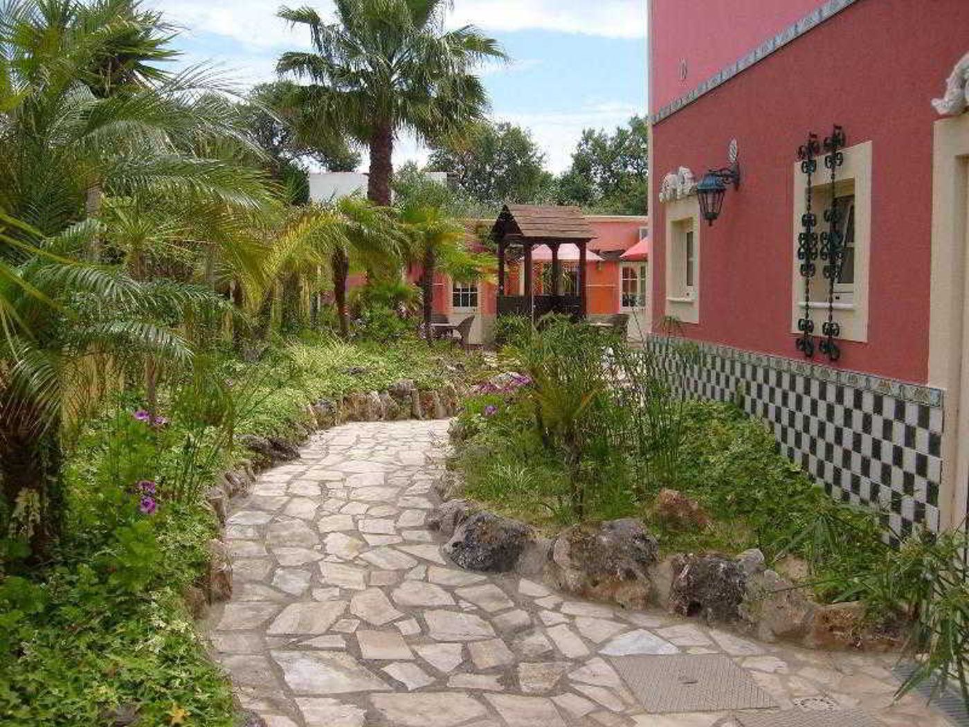 Vilas-Dinis---Adults-Only-General-view-8