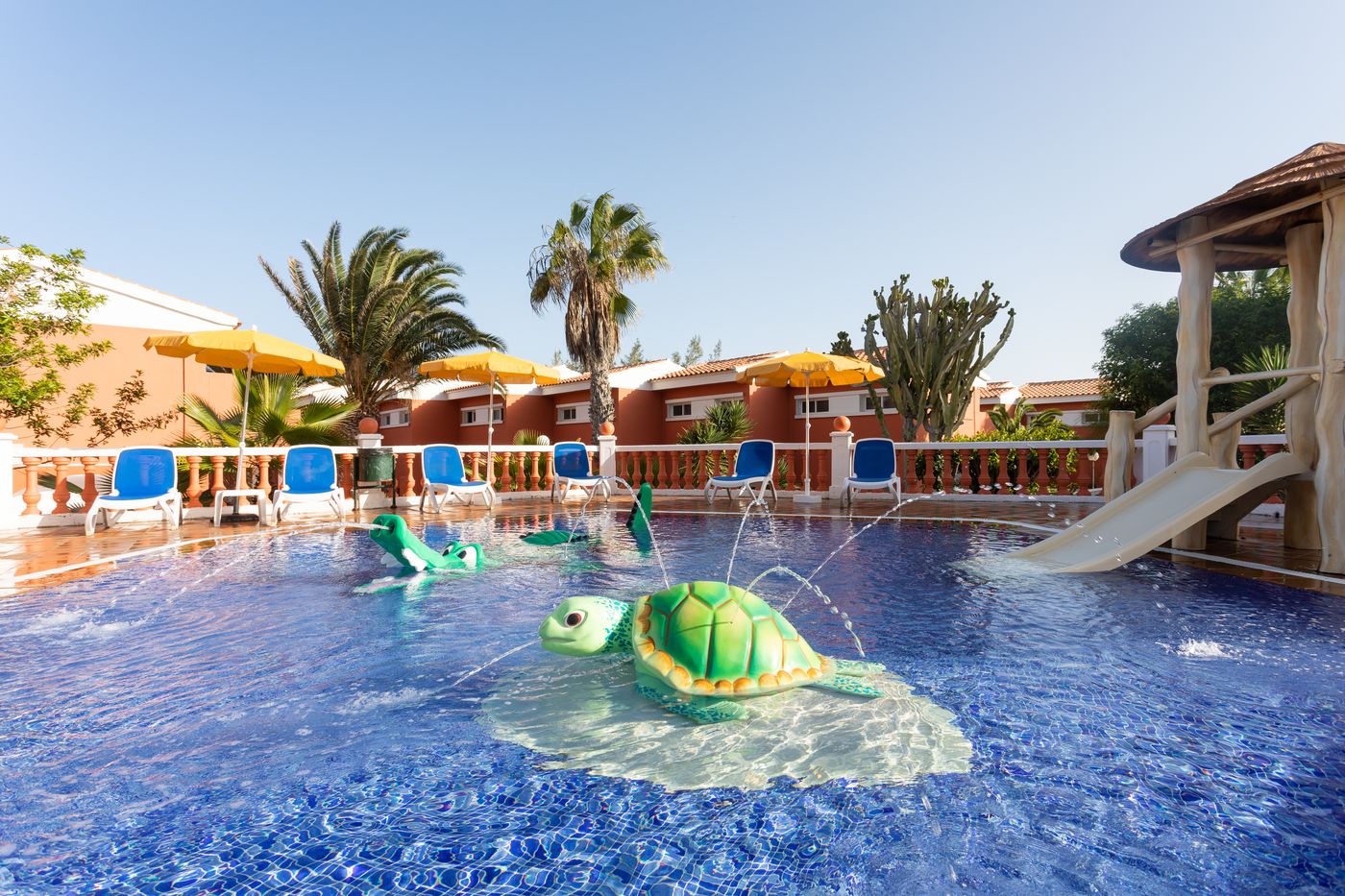 Globales-Costa-Tropical-Pool-5